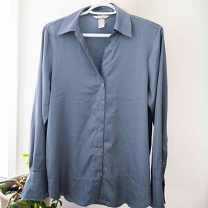 H&M blouse v- neck